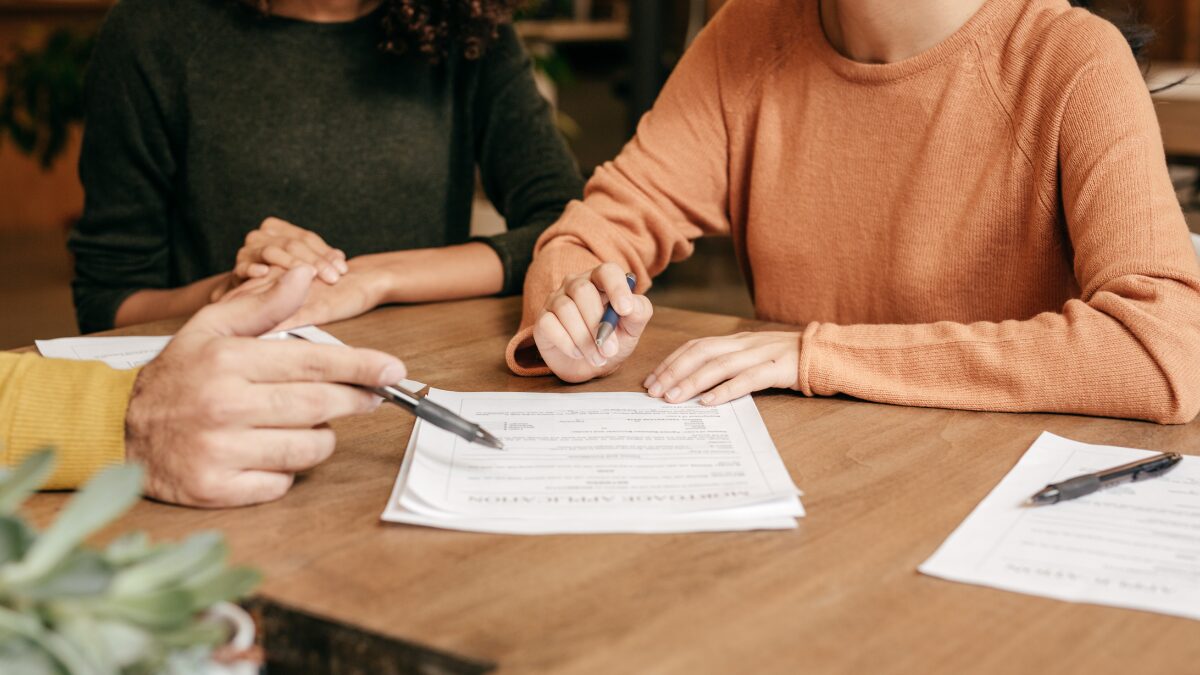 woman sitting with her therapist helping her Get Short-Term Disability for Mental Helath?